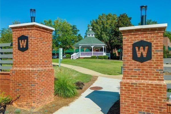 1202 Charleston Court