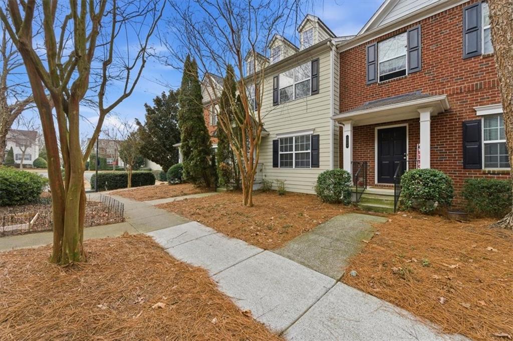 1202 Charleston Court