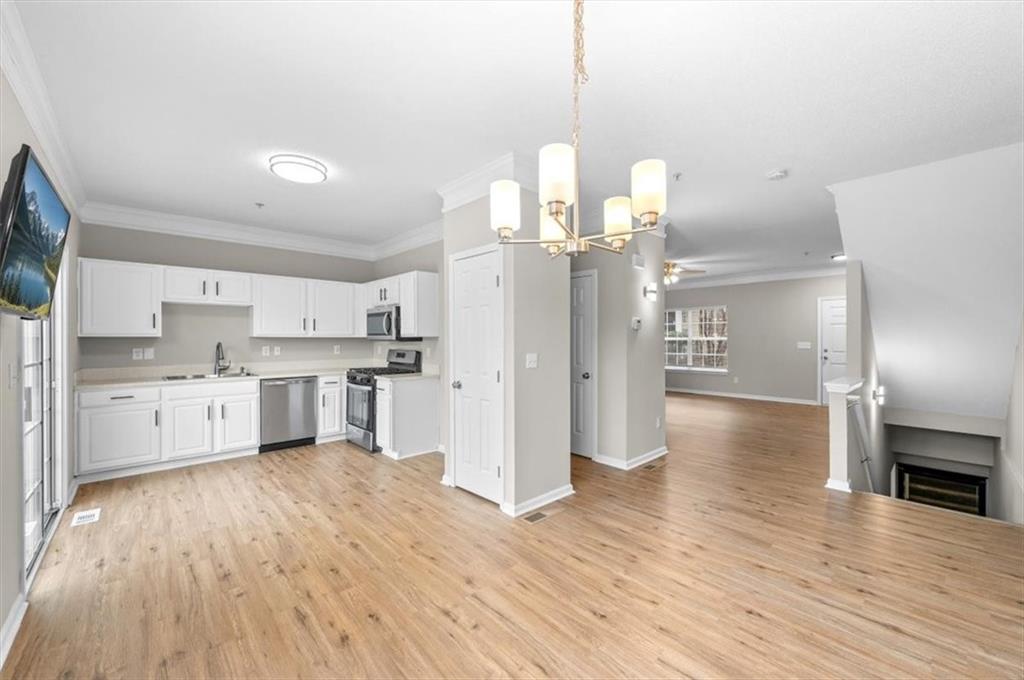 1202 Charleston Court