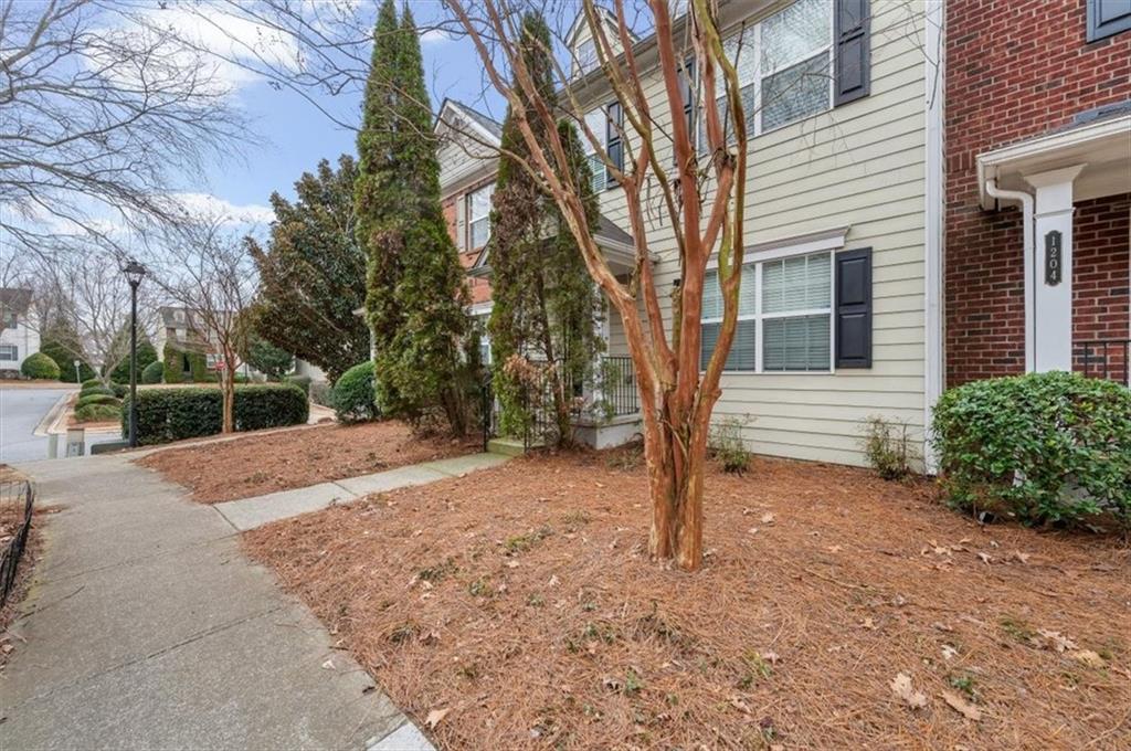 1202 Charleston Court