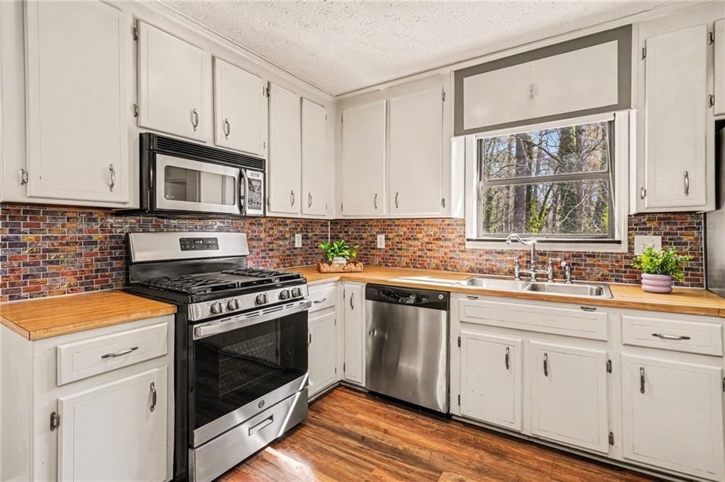 5088 Ravenwood Drive NW