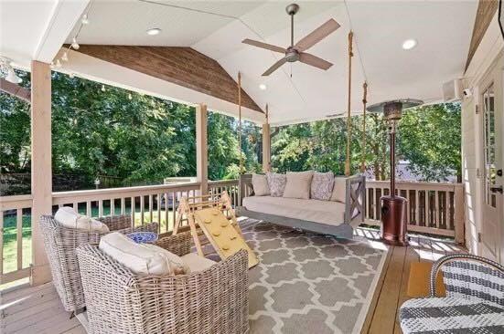 2631 Brown Circle SE