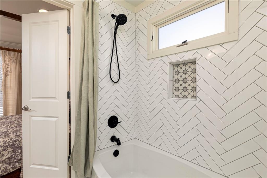 2631 Brown Circle SE