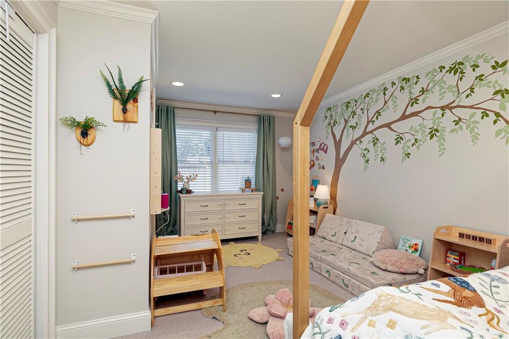 2631 Brown Circle SE