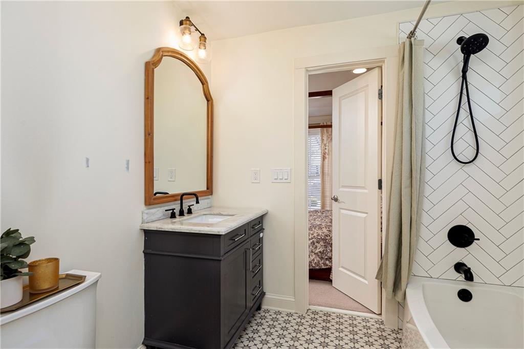 2631 Brown Circle SE