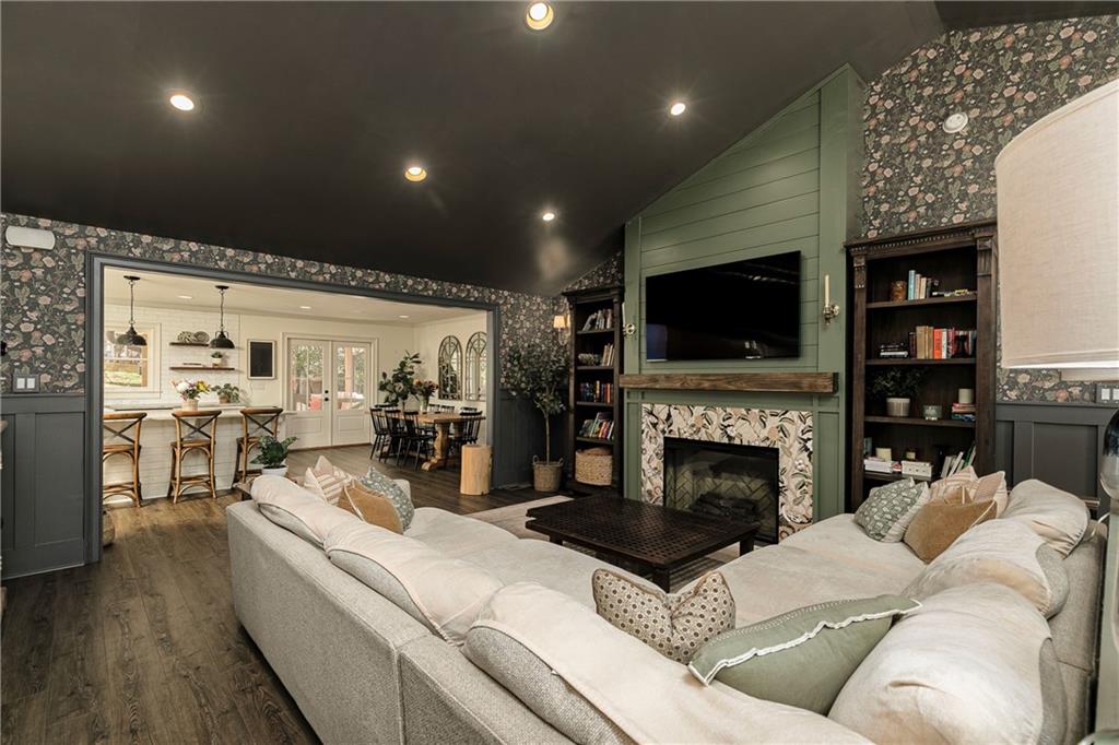 2631 Brown Circle SE