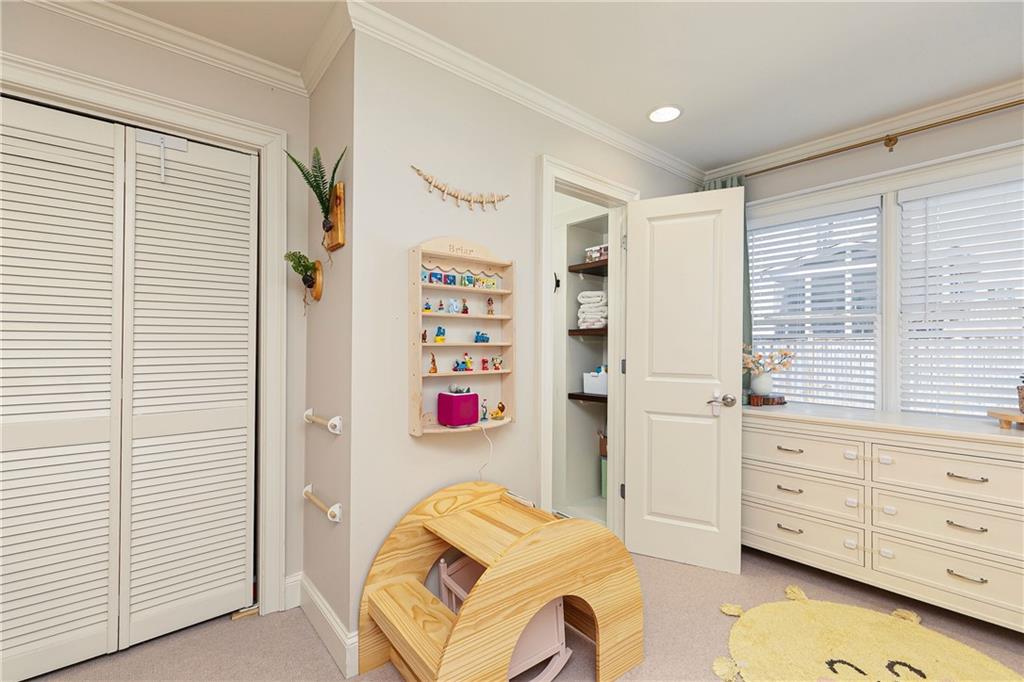 2631 Brown Circle SE