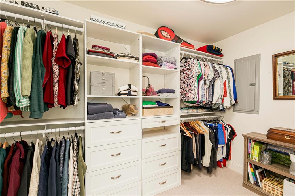 2631 Brown Circle SE