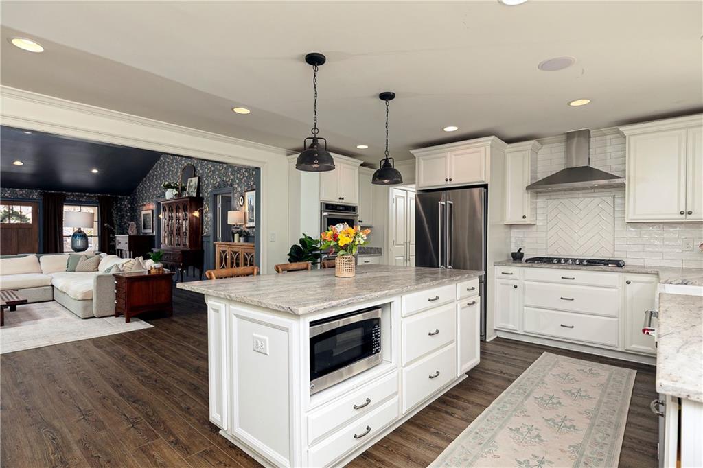 2631 Brown Circle SE