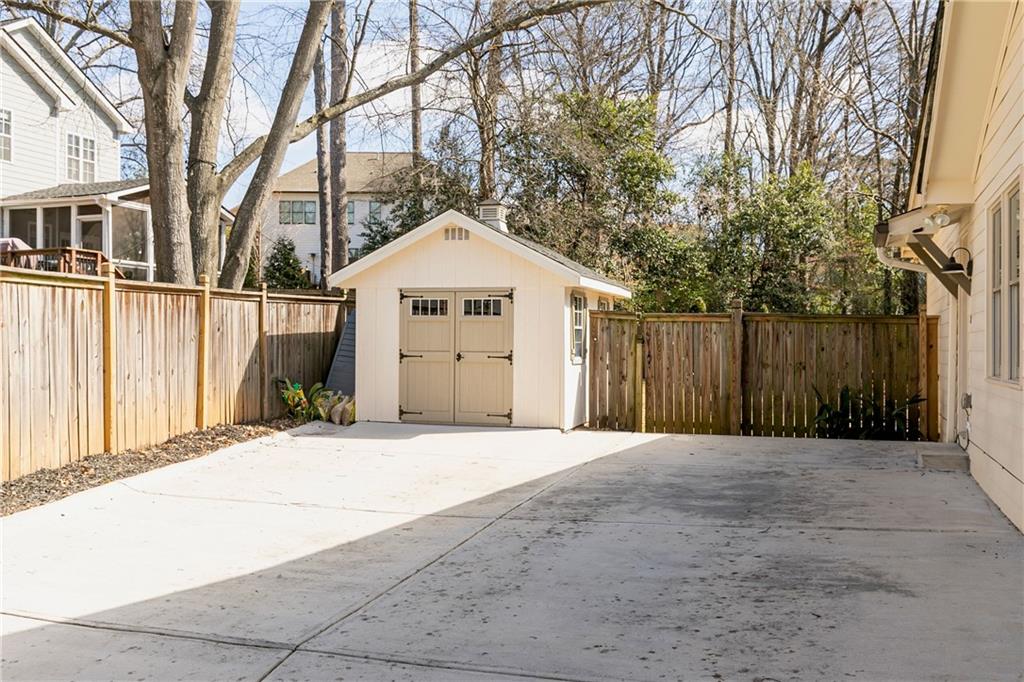 2631 Brown Circle SE