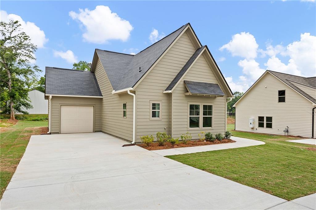 102 Winston Way