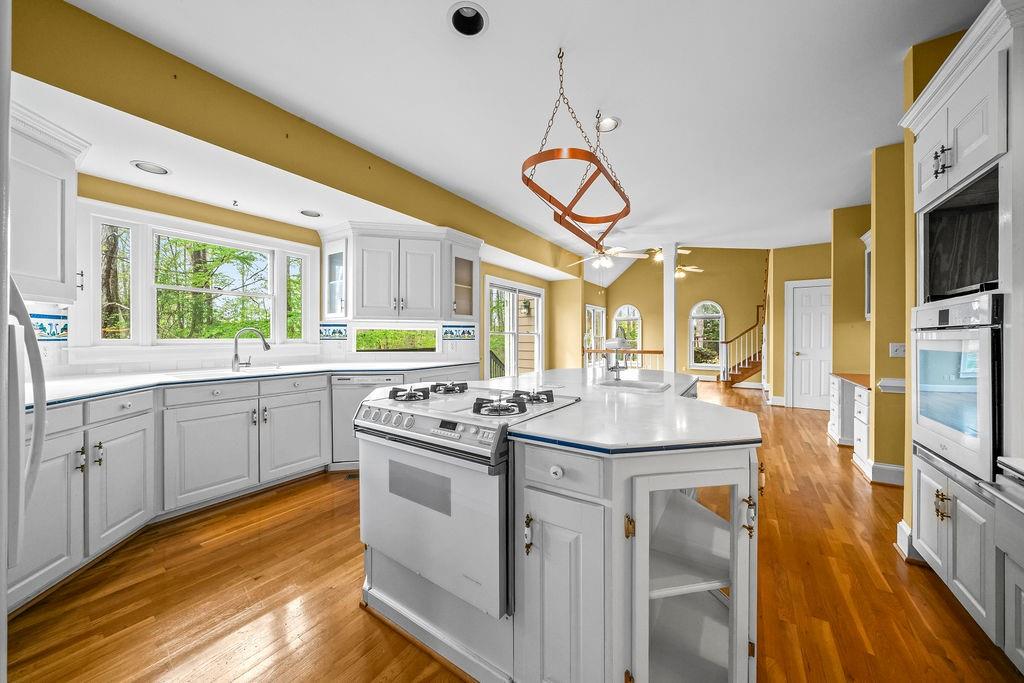 2679 Moon Cabin Drive