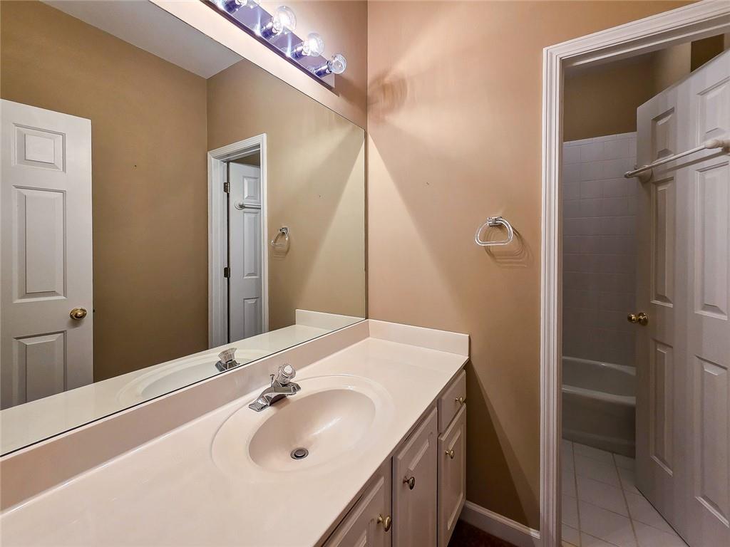 2872 Amesbury Place
