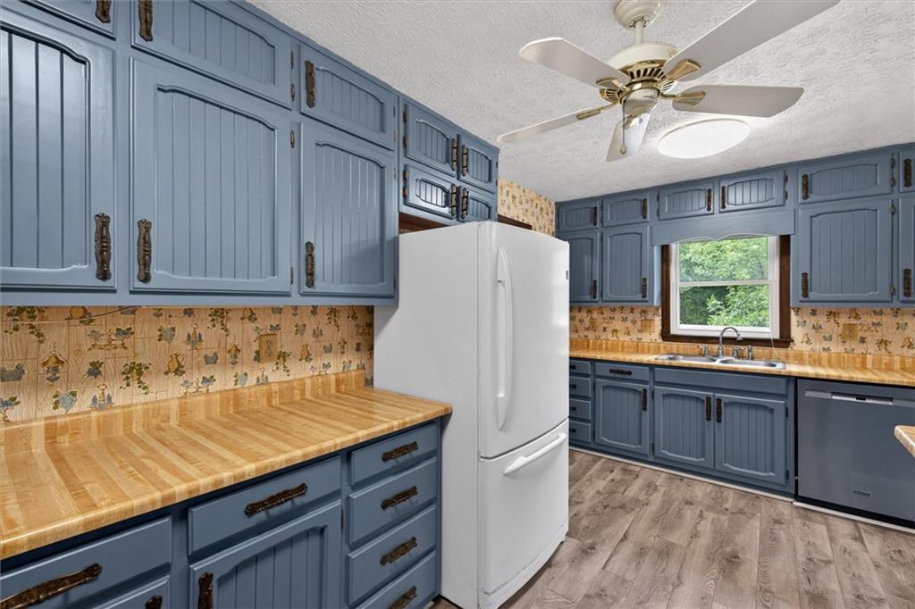 6882 Cowan Mill Rd