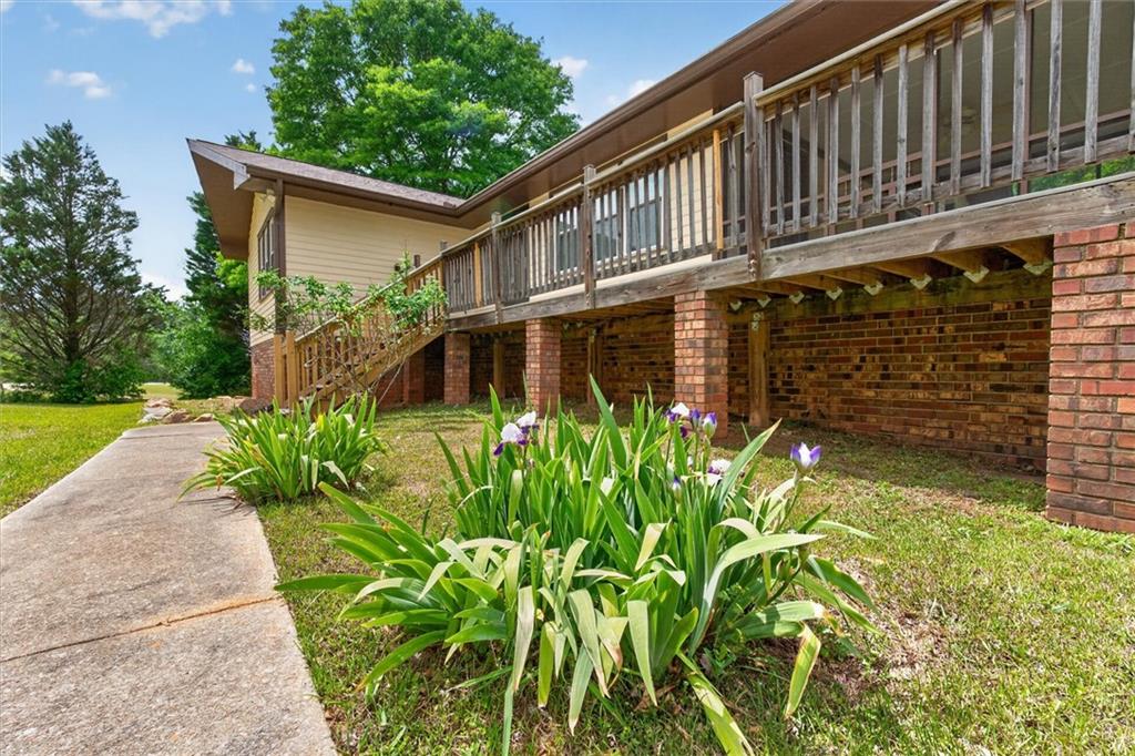 6882 Cowan Mill Rd