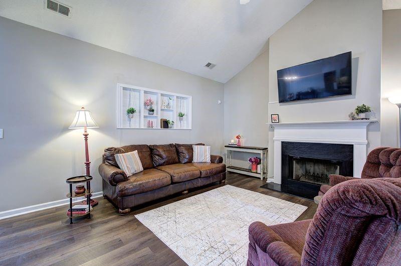 12 Independence Way NE