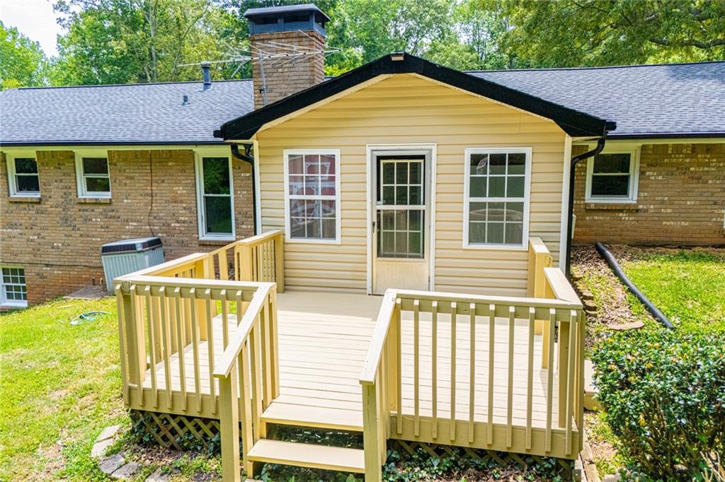 6170 Shallow Wood Lane