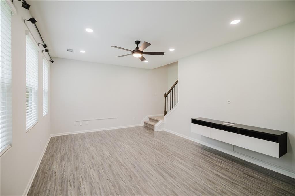 119 Ridgewood Way