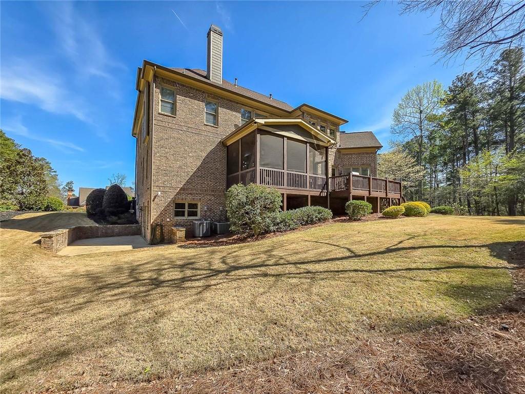 1485 White Rose Court NW