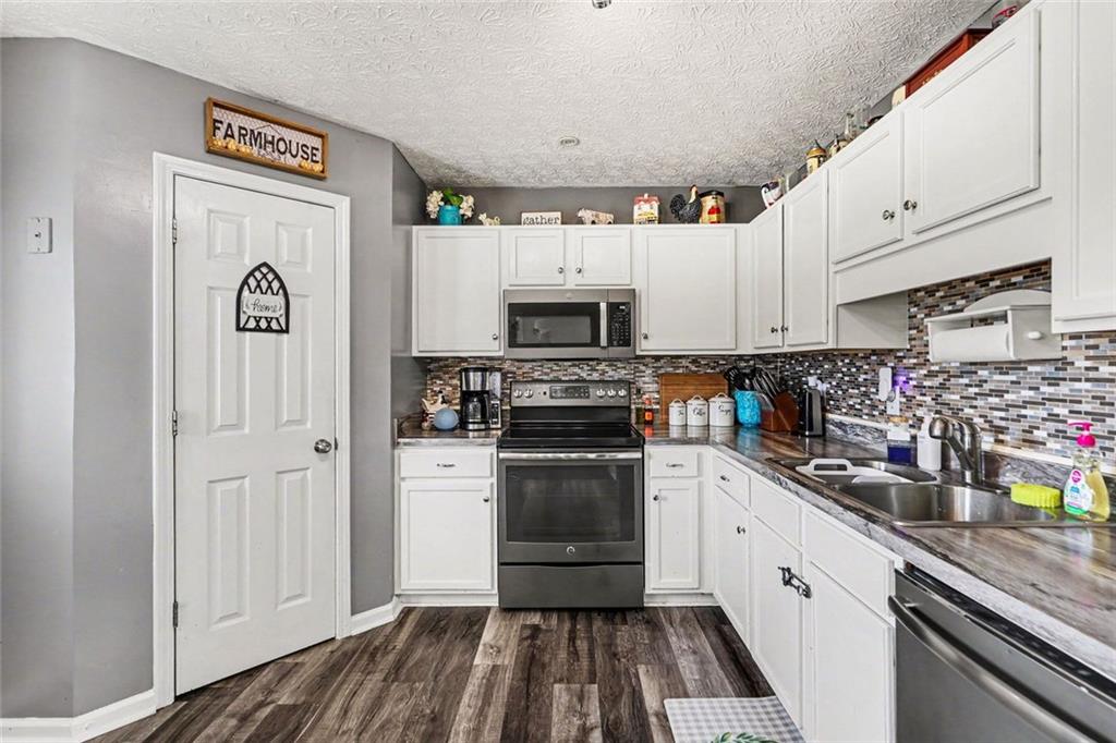 302 Fairview Lane