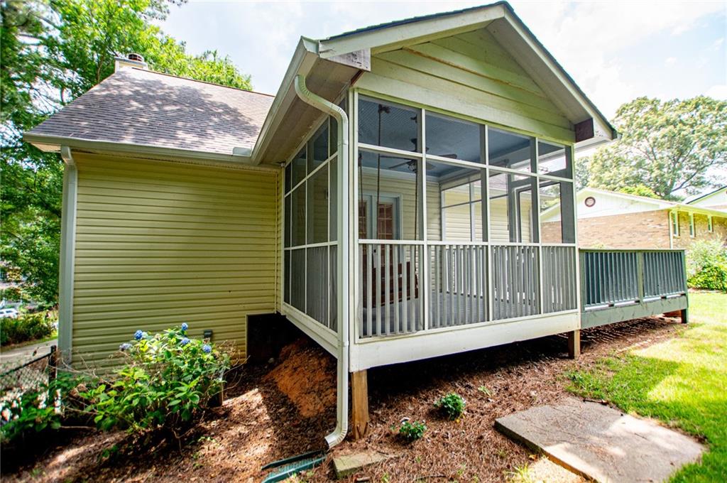 6150 Shallow Wood Lane