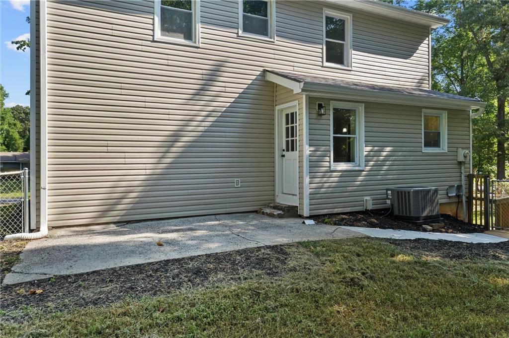 2883 Country Lane NW
