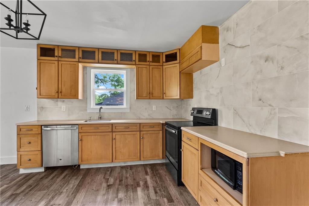 13 Hillside Avenue
