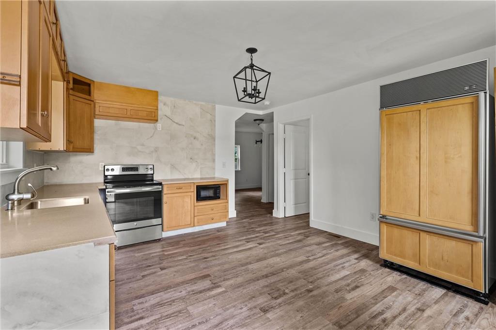 13 Hillside Avenue