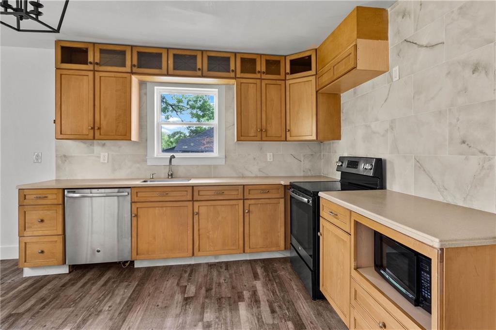 13 Hillside Avenue