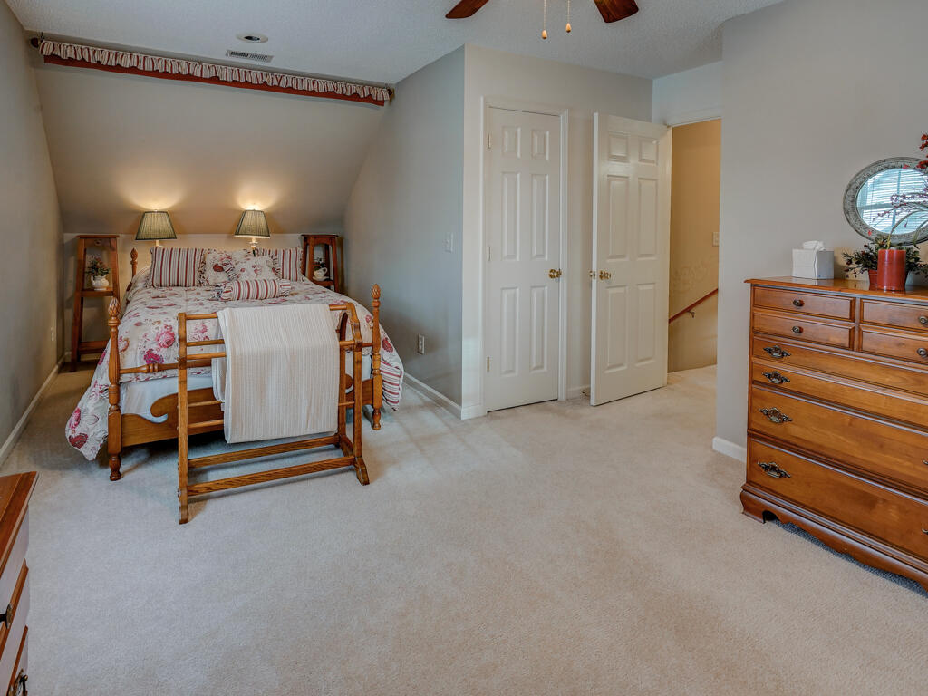 15 Cherokee Ridge Court, `