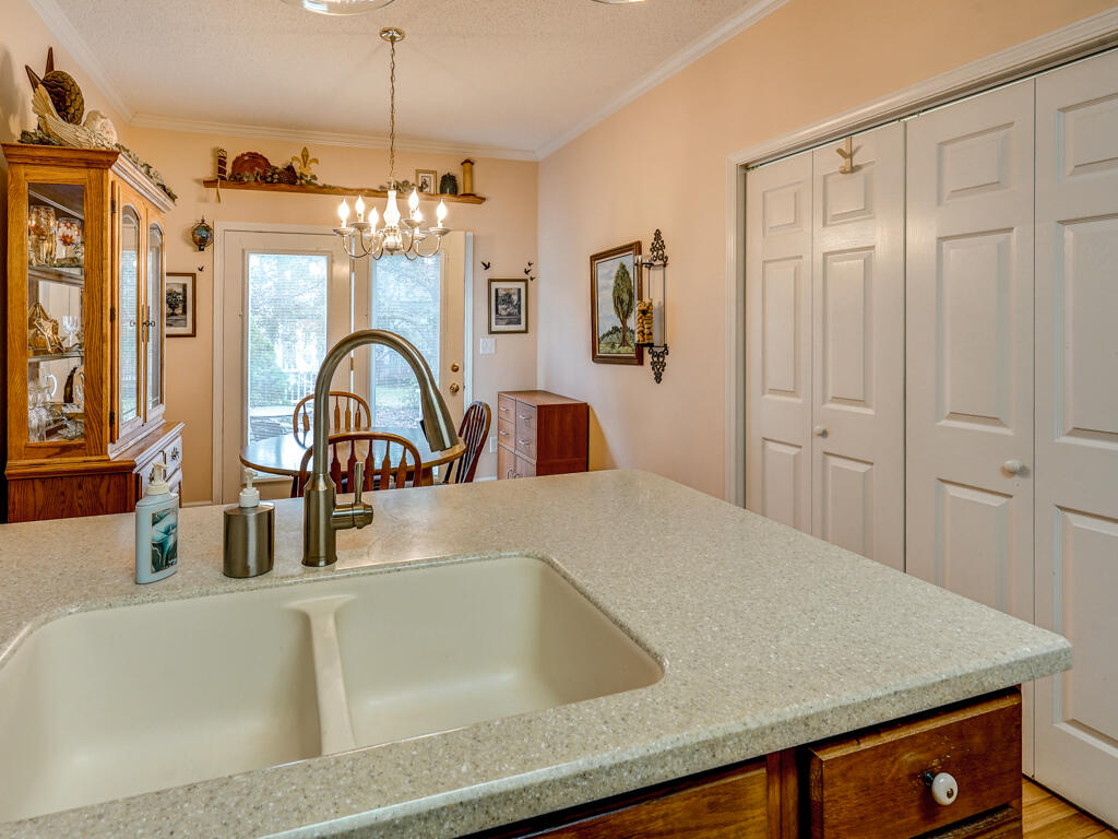 15 Cherokee Ridge Court, `