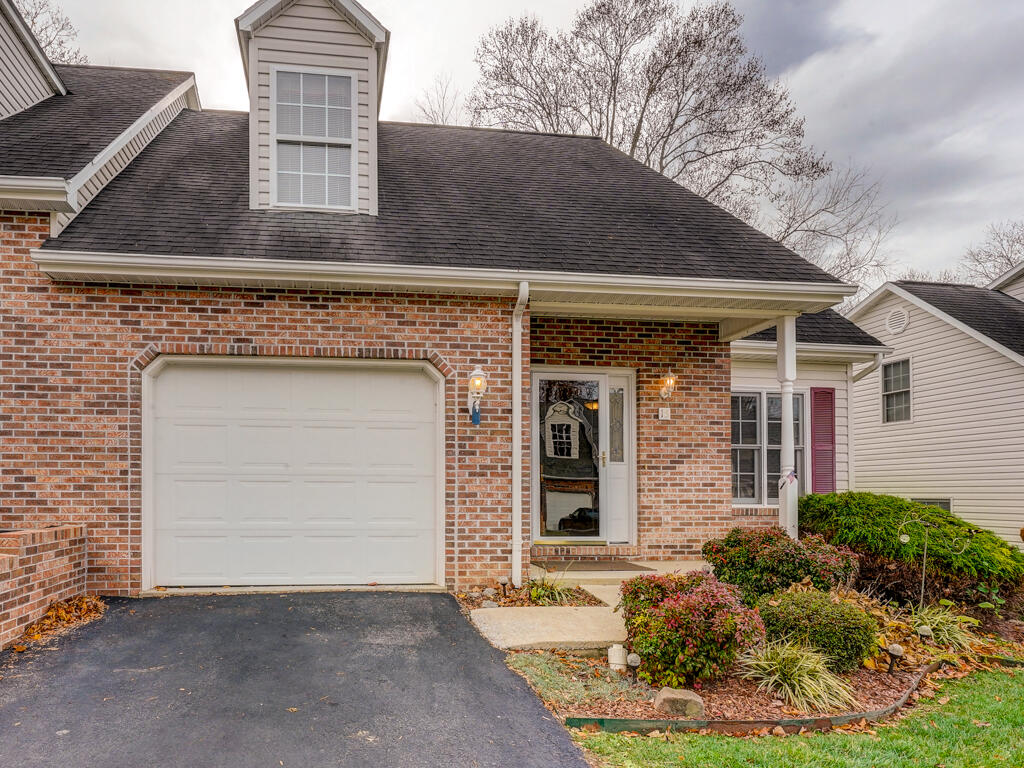 15 Cherokee Ridge Court, `