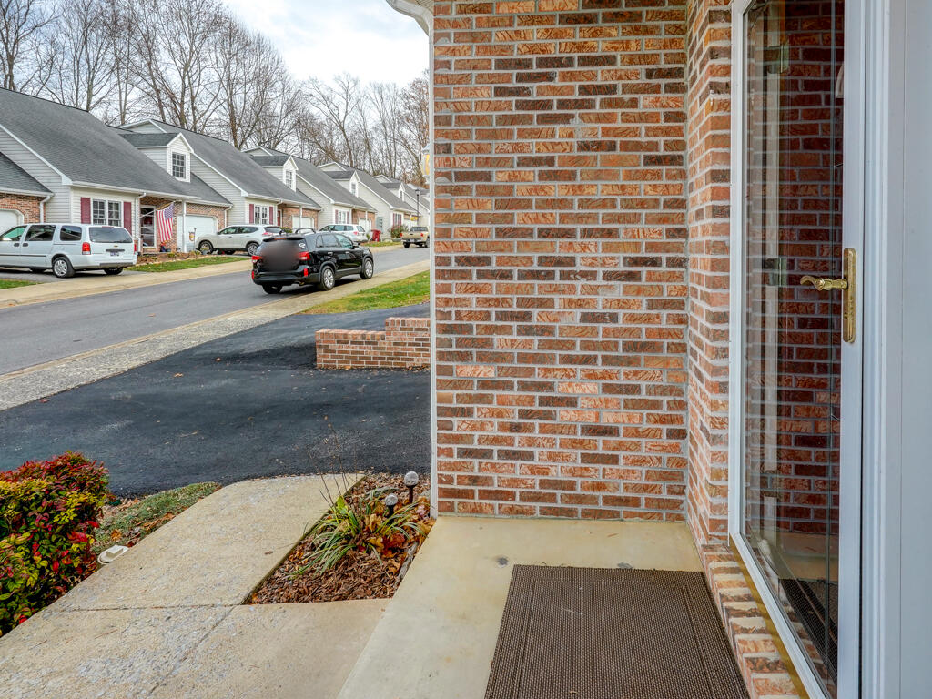 15 Cherokee Ridge Court, `