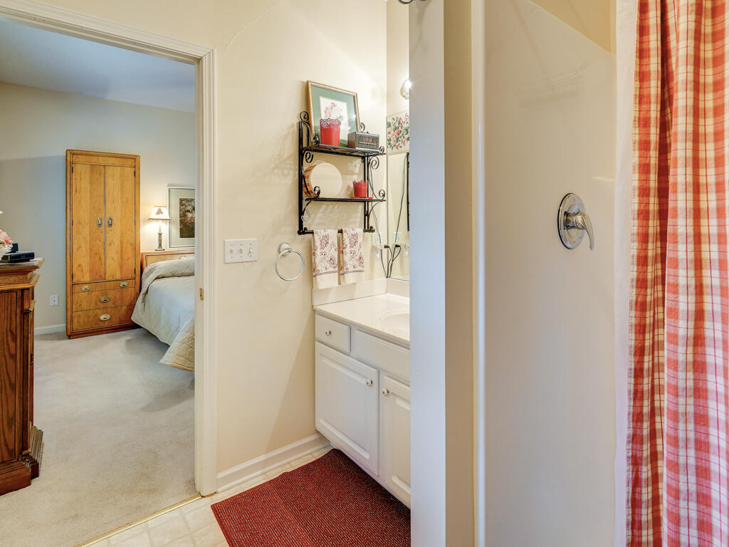 15 Cherokee Ridge Court, `