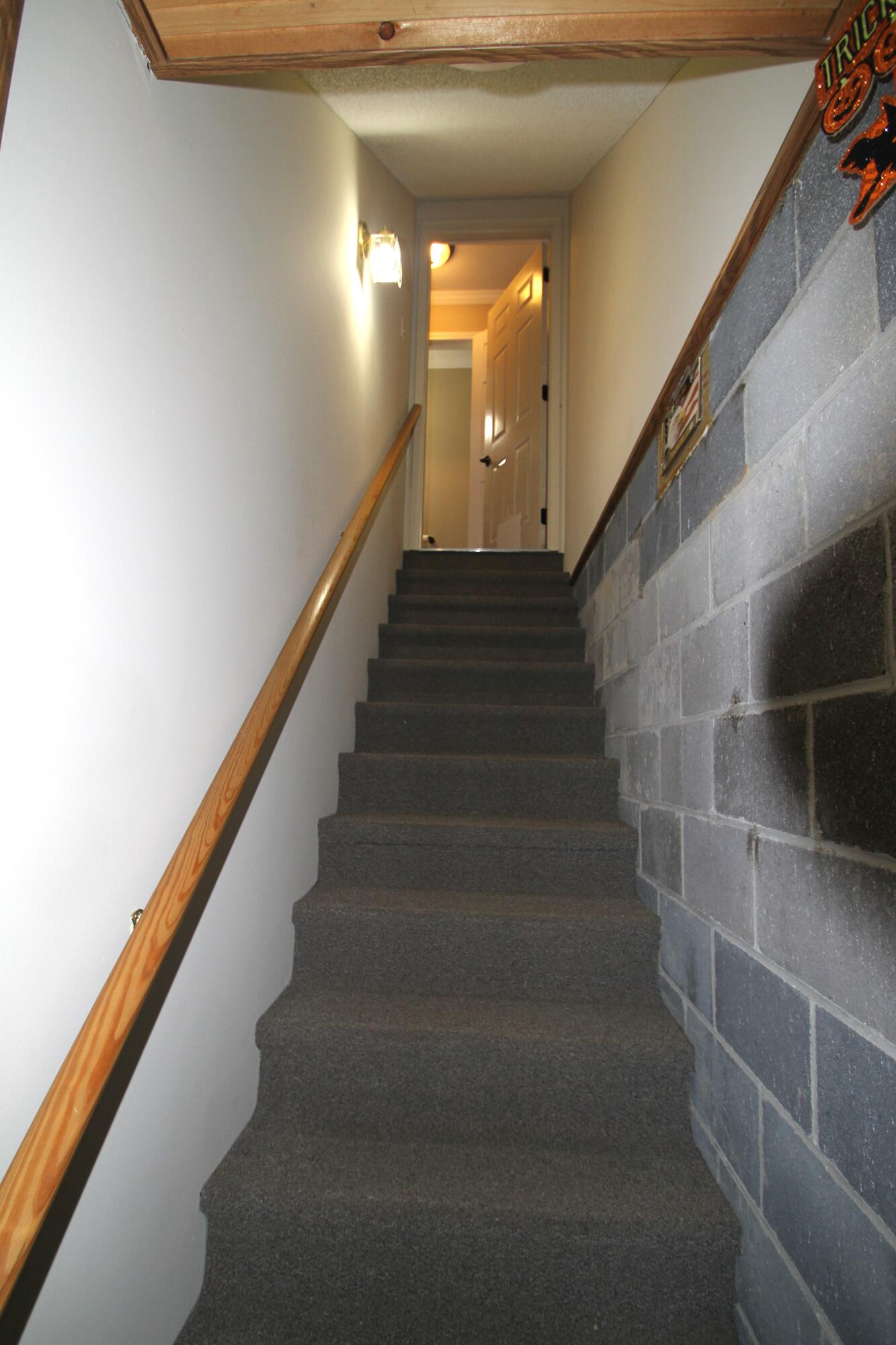 13 Pepper Ridge Court, 13