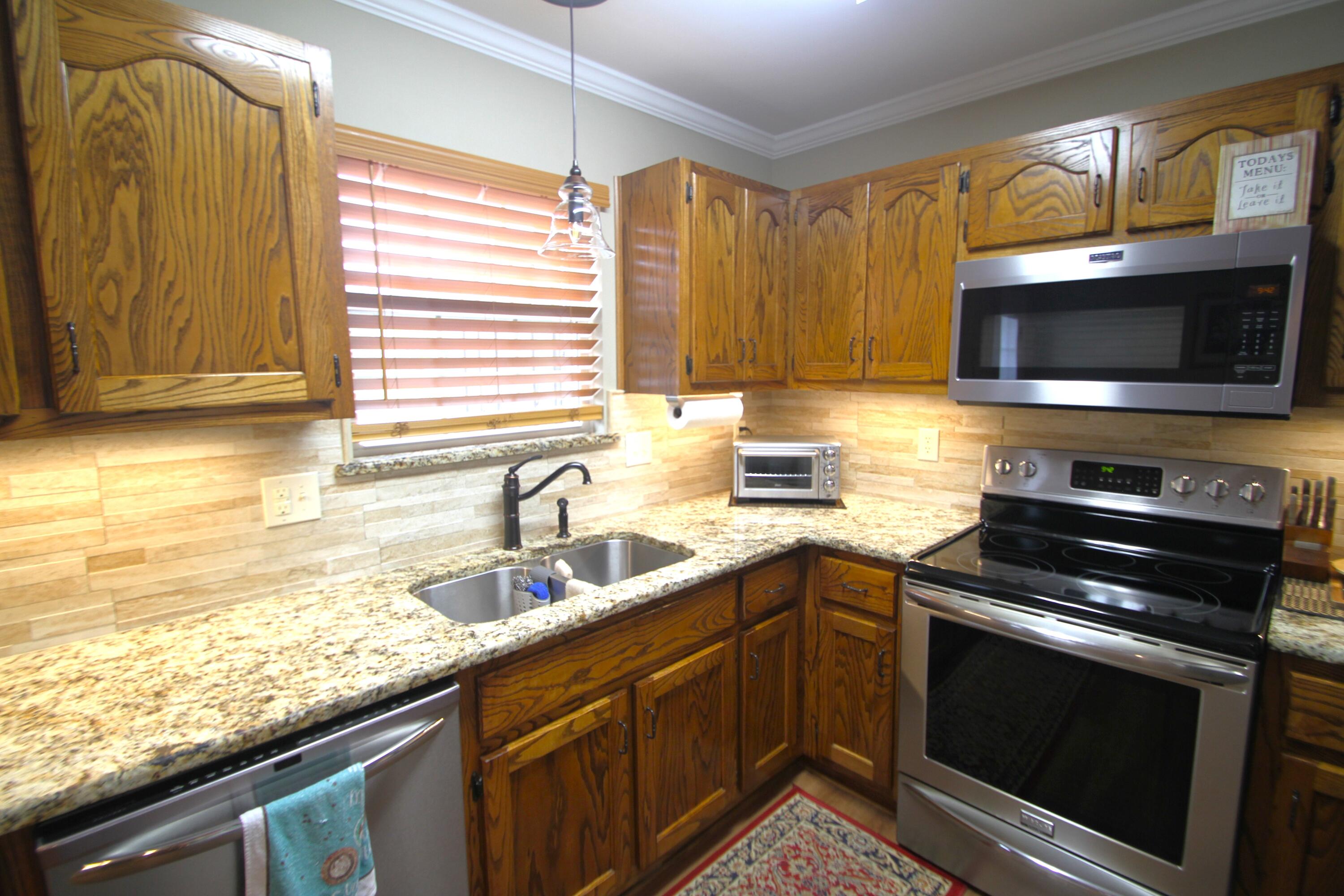 13 Pepper Ridge Court, 13