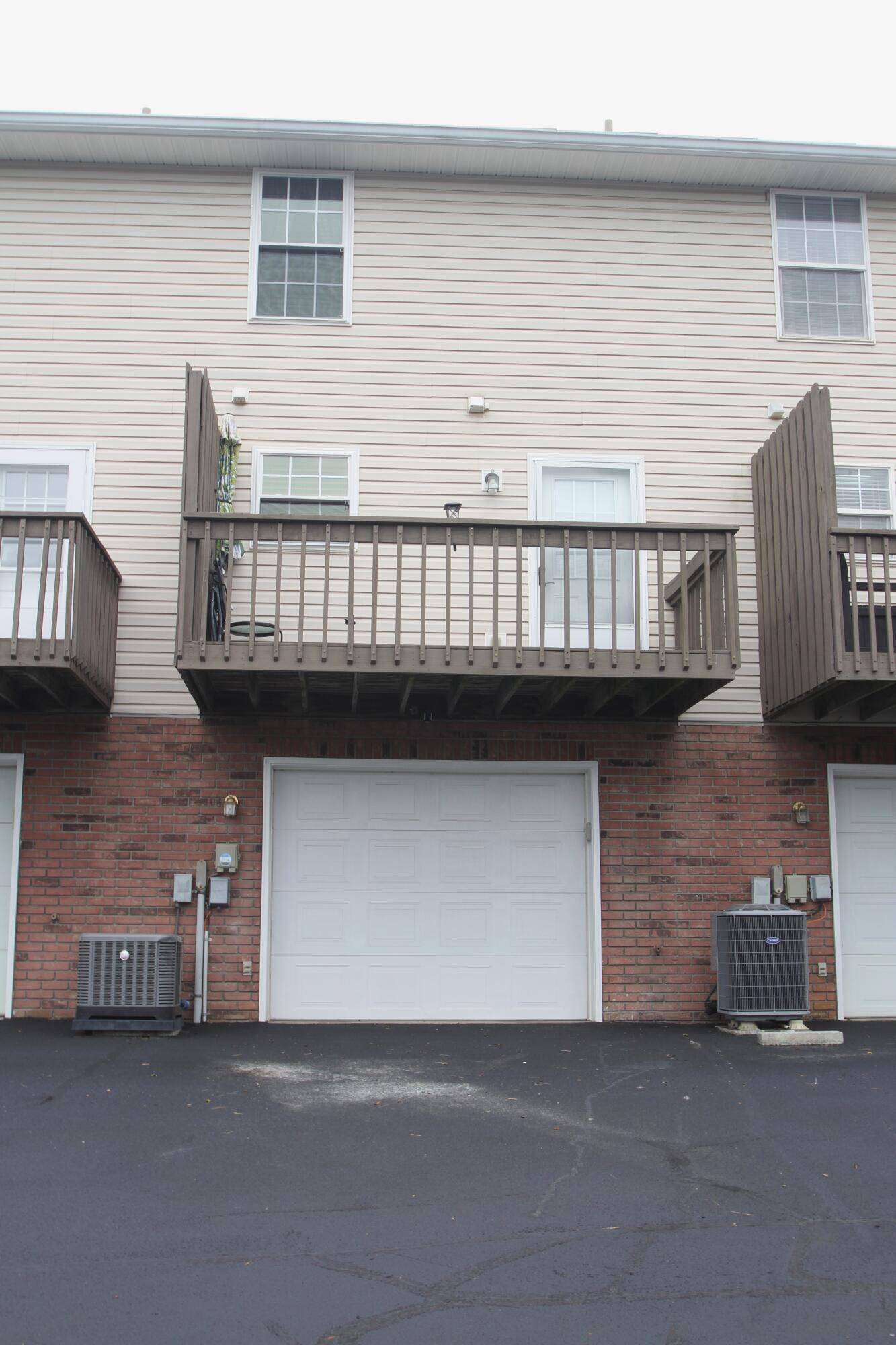 13 Pepper Ridge Court, 13