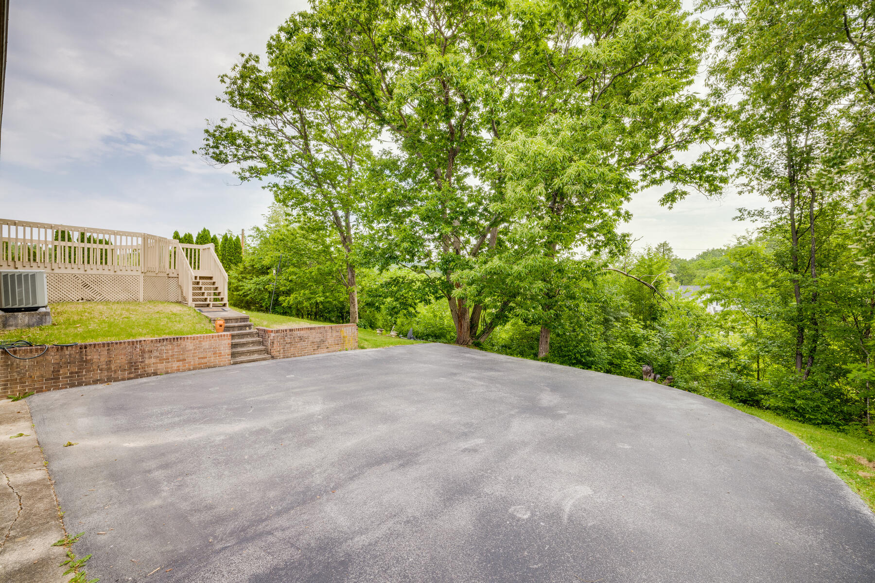 1030 Wood Eden Drive