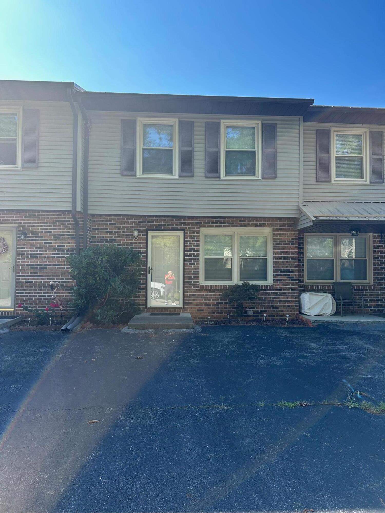 1476 Highway 126, A-5