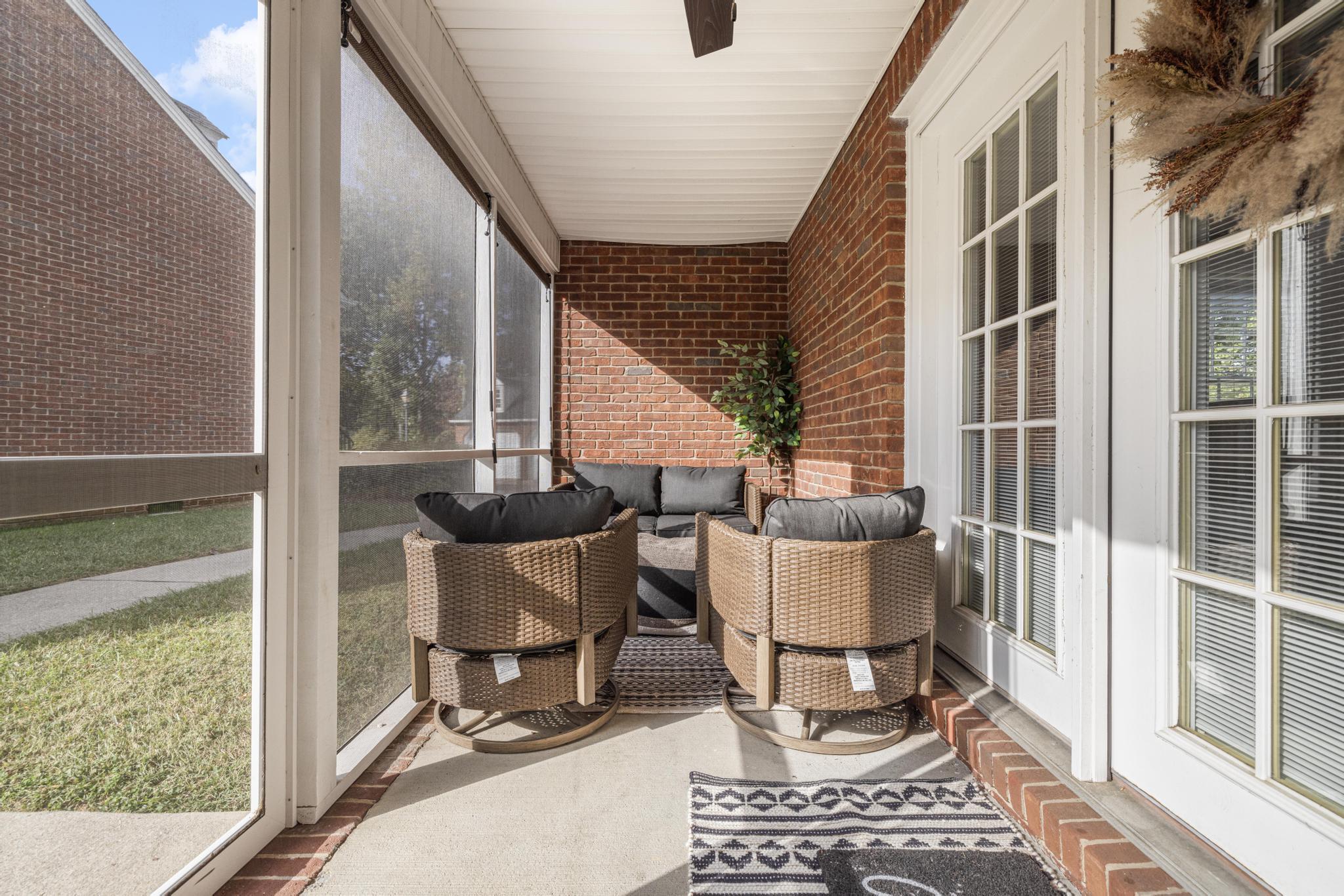 2030 West Manor Court, 2030