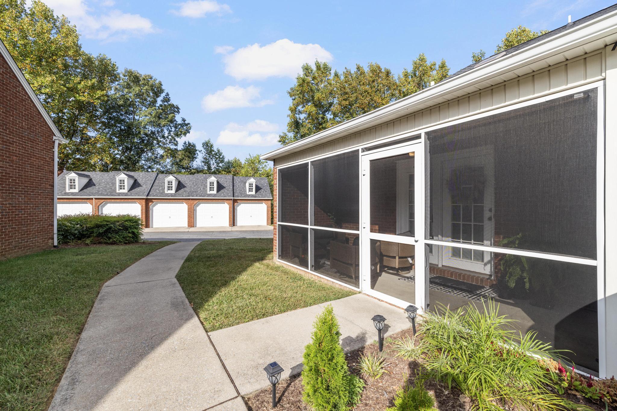 2030 West Manor Court, 2030