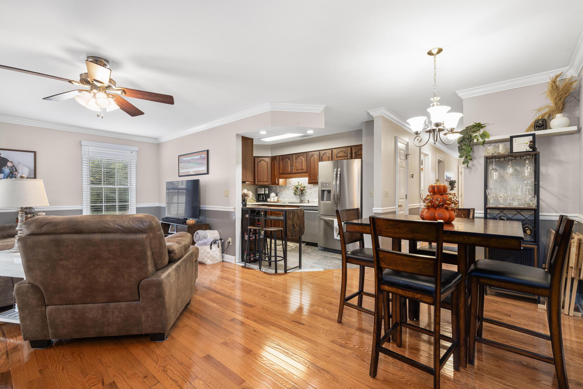 2030 West Manor Court, 2030