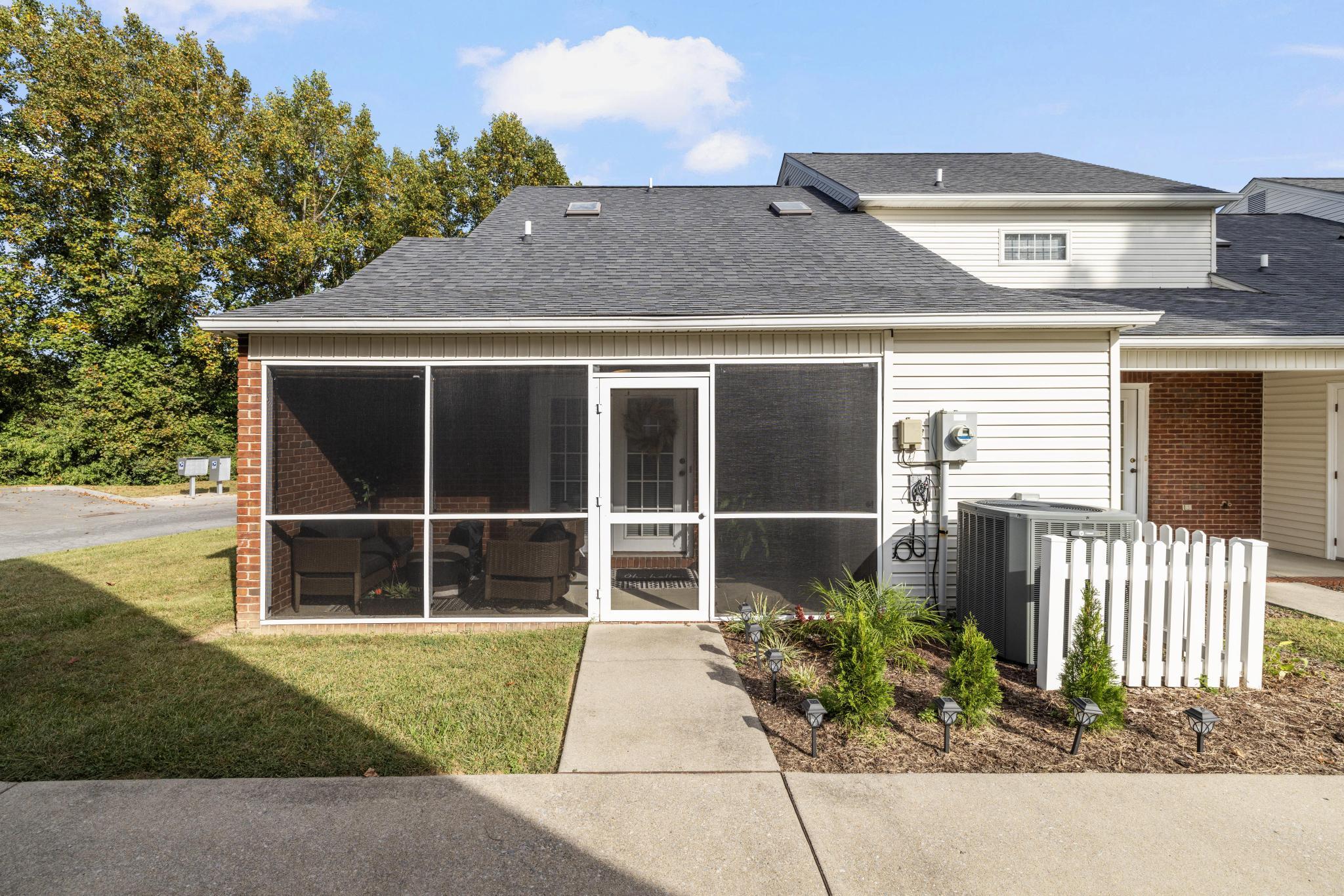 2030 West Manor Court, 2030