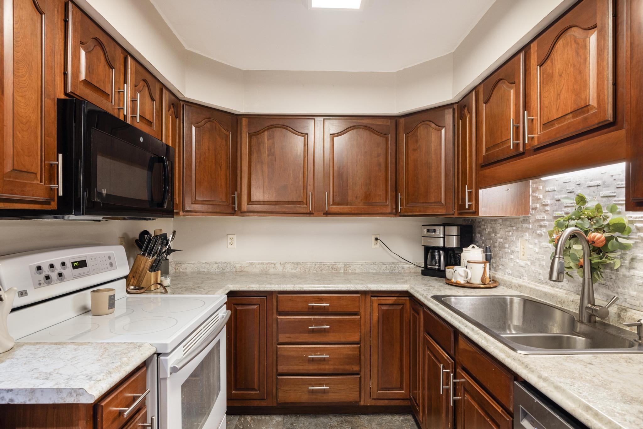 2030 West Manor Court, 2030