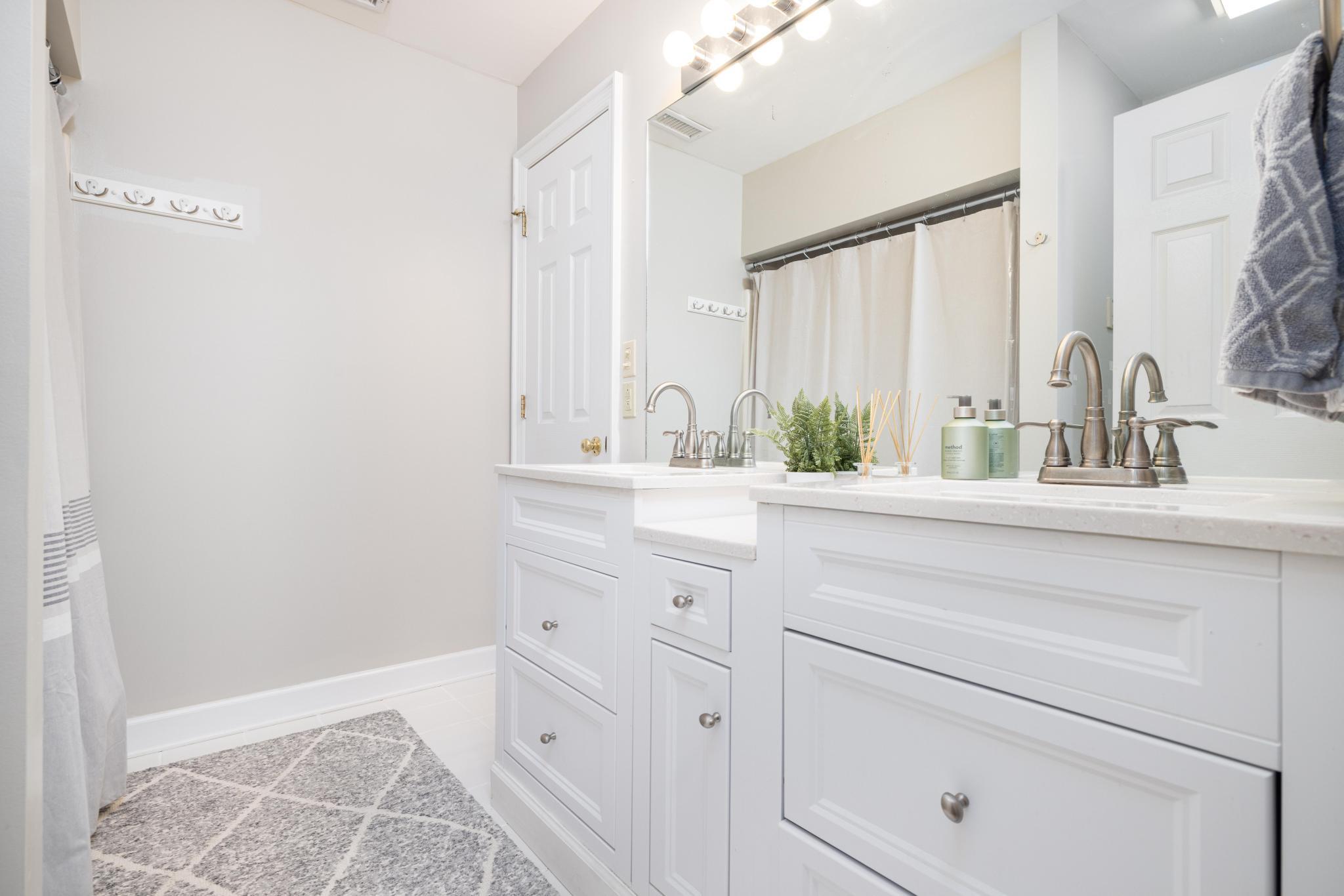 2030 West Manor Court, 2030