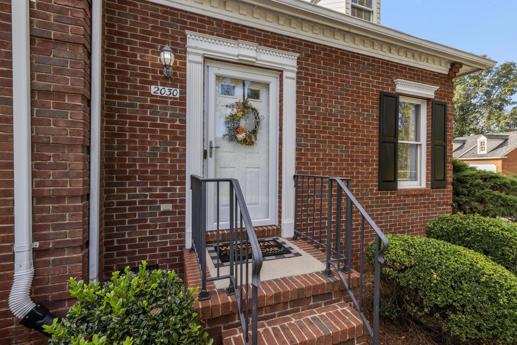 2030 West Manor Court, 2030