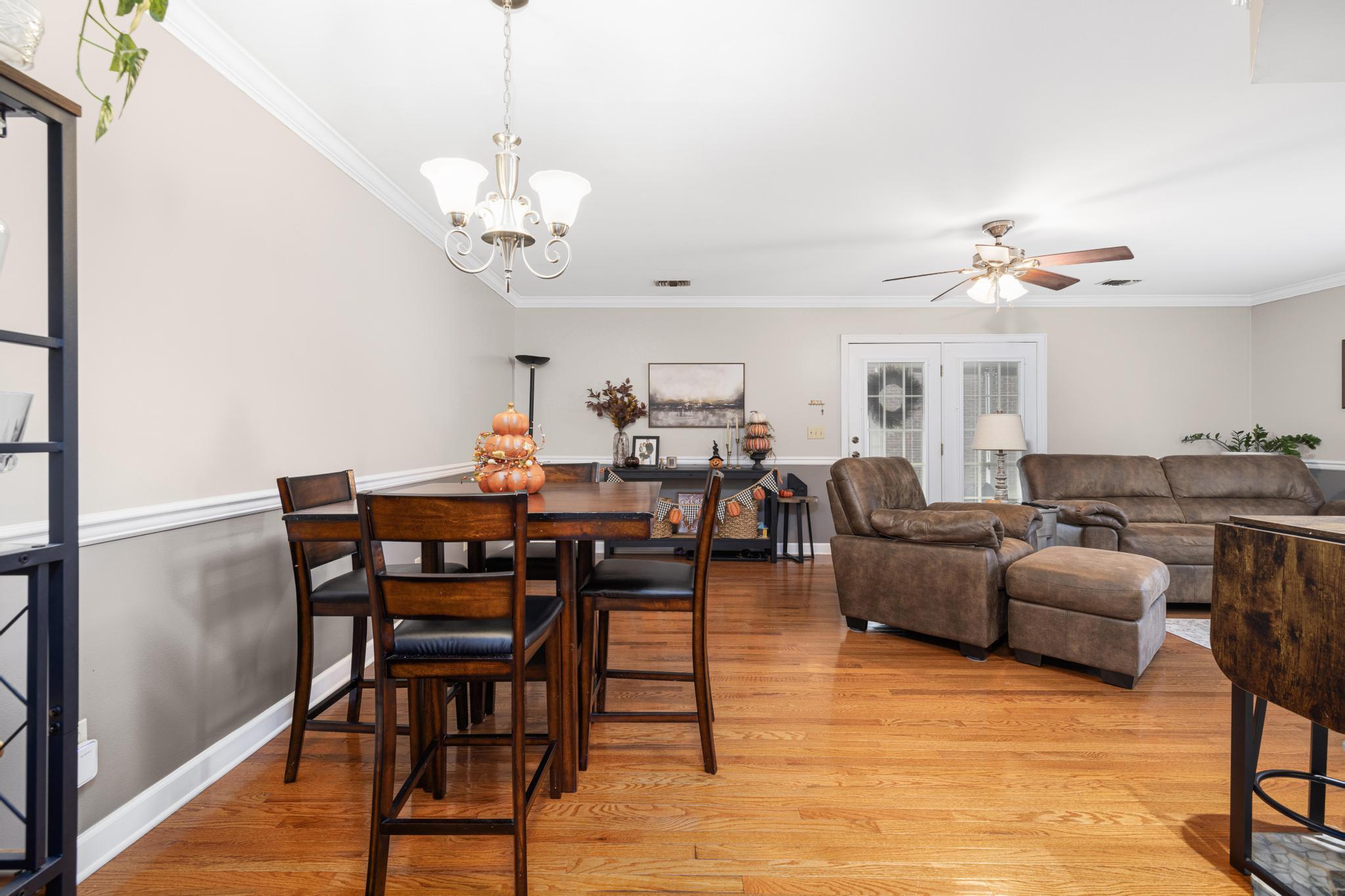 2030 West Manor Court, 2030