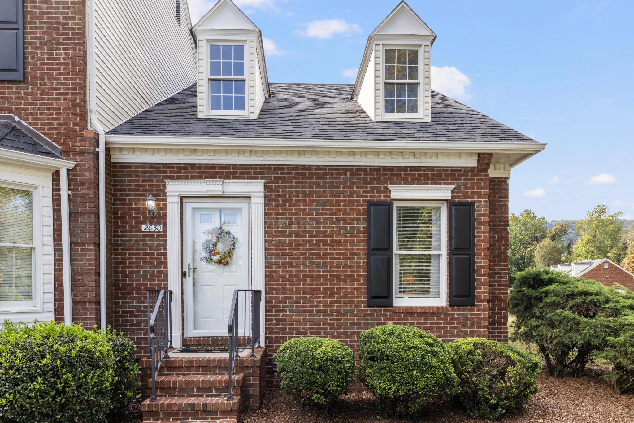 2030 West Manor Court, 2030