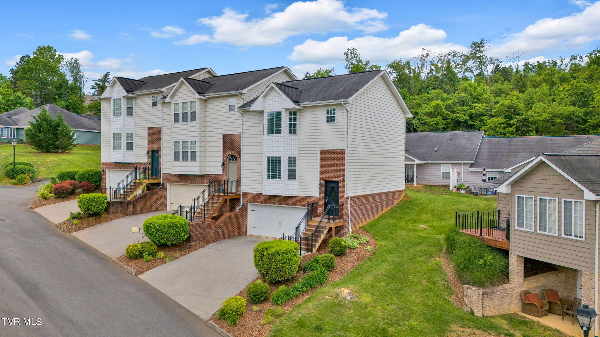 1012 Jenniferbrook Court, 1012