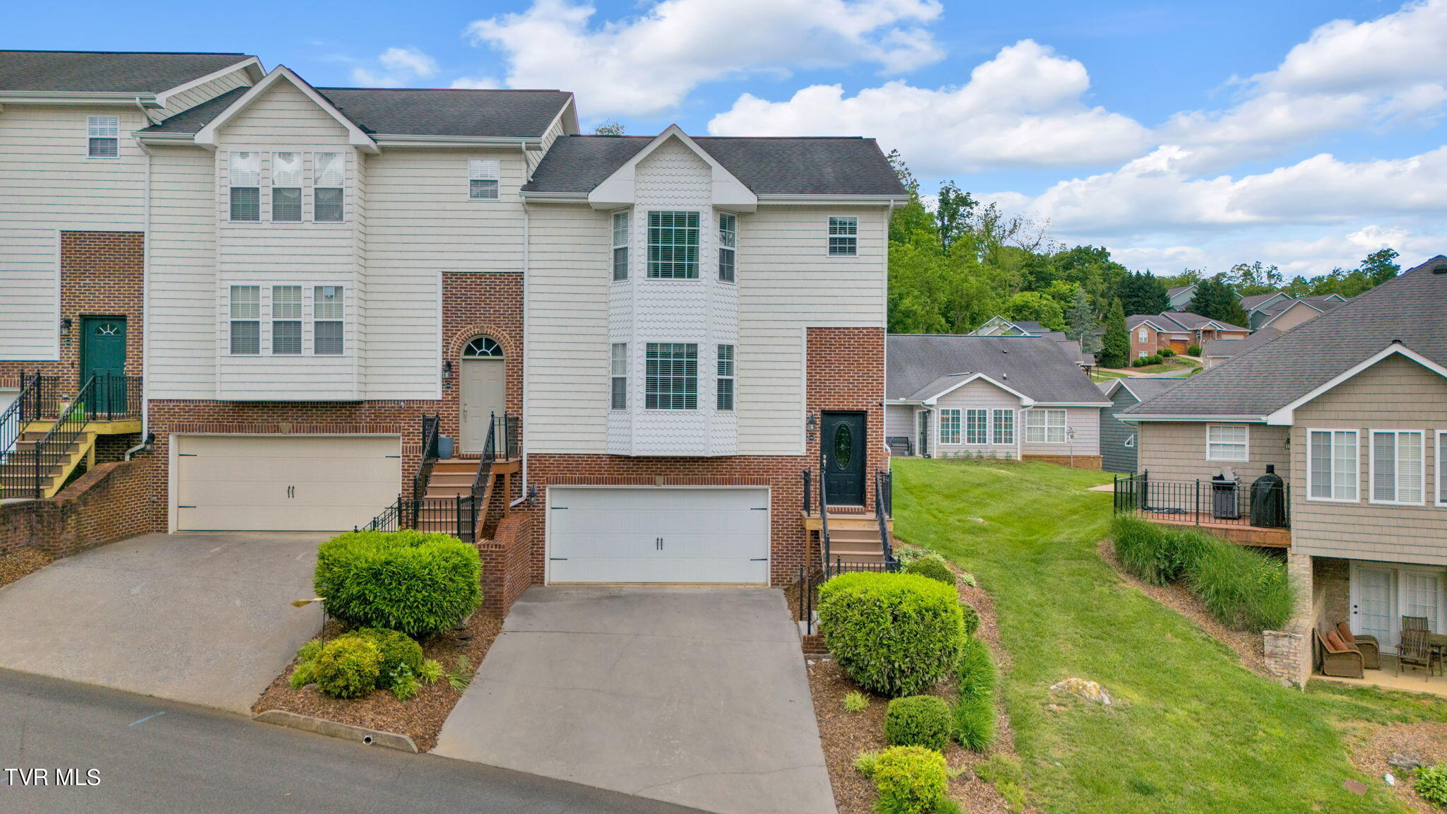 1012 Jenniferbrook Court, 1012